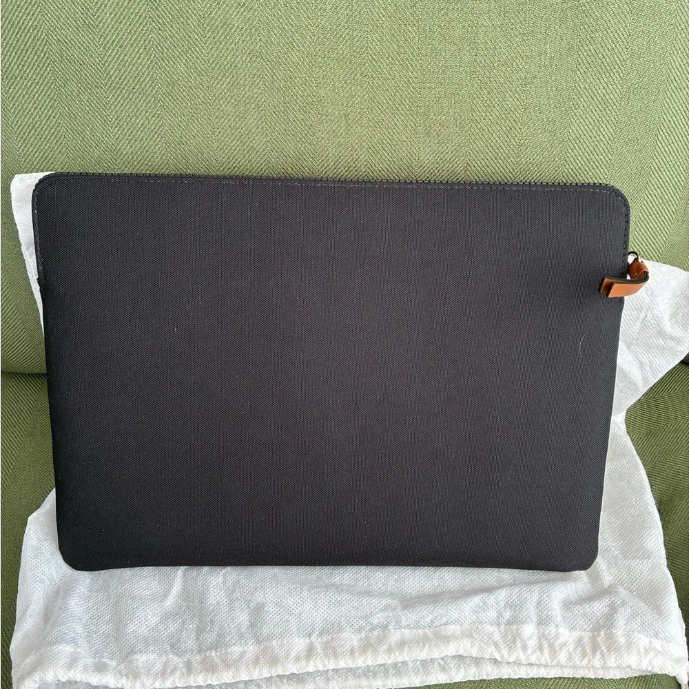Radley London Addison Gardens Responsible large zip around pouch. NWOT